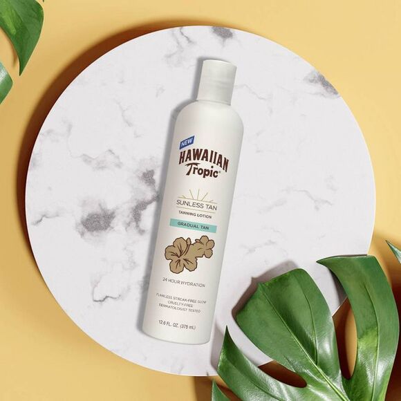 Hawaiian Tropic Sunless Tan Gradual Tanning Lotion - Picture 2 of 5